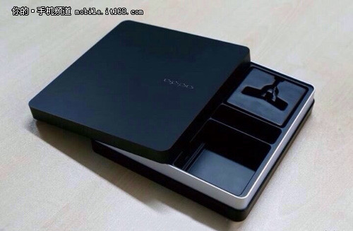 Oppo Find 7 : de nouvelles photos présentent le smartphone et son coffret