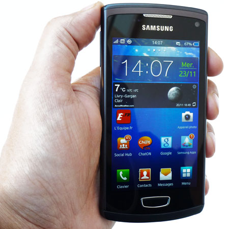 Test Samsung Galaxy Wave 3 processeur 1,4 GHz dos coulissant écran super amoled 4 pouces 5 mégapixels Bada 2.0 Live Panel Samsung Apps