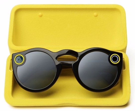 Snapchat devient Snap et dévoile des lunettes connectées