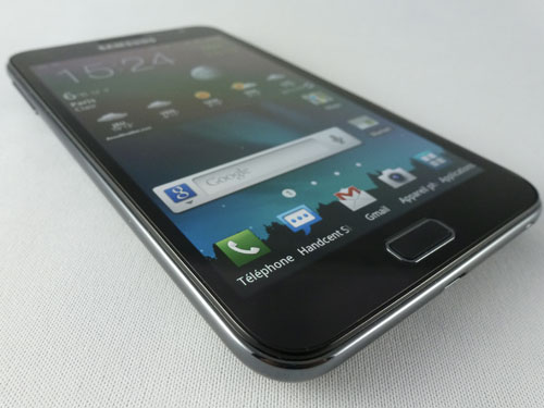 Samsung Galaxy Note test mi-tablette mi-smartphone écran tactile super amoled 5,3 pouces stylet s pen