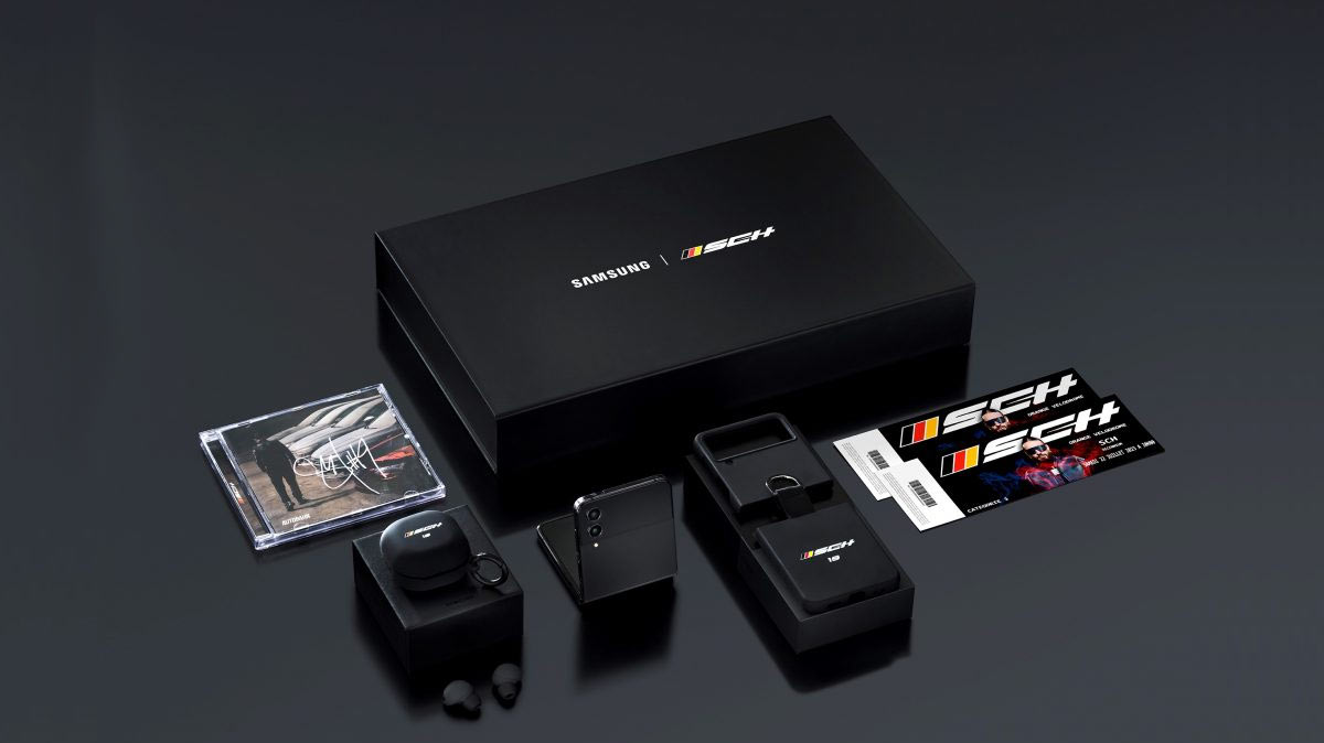 Collab Samsung X SCH pour une édition ultra limitée d’un coffret avec le Galaxy Z Flip4, des écouteurs et des places de concert