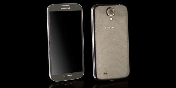 Un Samsung Galaxy S4 plaqué or à 2000 euros