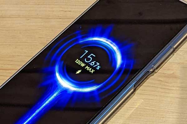 Le smartphone Xiaomi 12 Pro aura une charge très rapide de 120 watts
