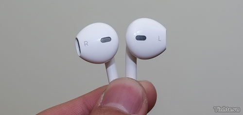 iPhone 5 : des écouteurs complètement redessinés pour le kit mains libres ?