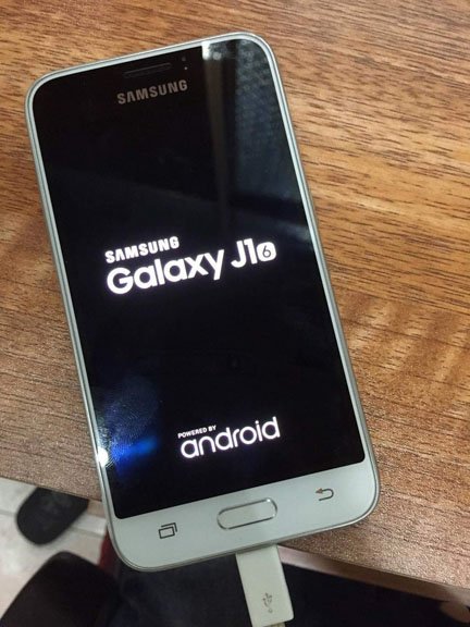 Samsung Galaxy J1 : la version 2016 se dévoile à travers une photo