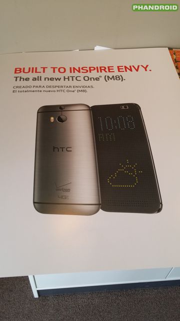 Le HTC One (M8) apparaît sur une affiche promotionnelle, la sortie n'est peut-être pas très loin