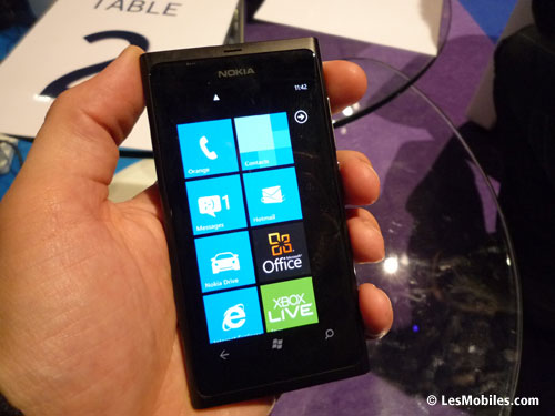 Le Nokia Lumia 800 sous Windows Phone dévoilé !