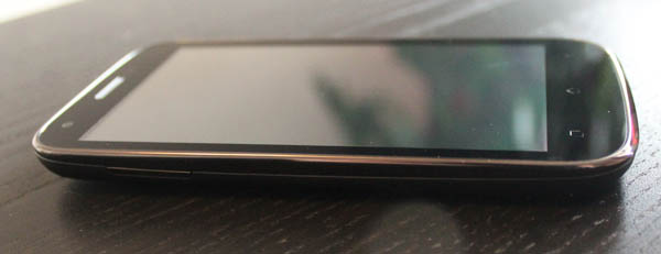 Wiko Cink Peax : côté gauche