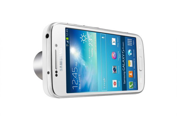 Samsung Galaxy S4 Zoom : le photophone Android avec un véritable zoom optique 10x officiellement dévoilé