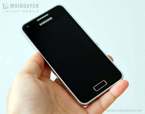 Samsung Galaxy S Advance : une nouvelle série de photos qui montre tout