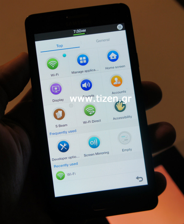 Samsung GT-I8800 Redwood sous Tizen 2.1