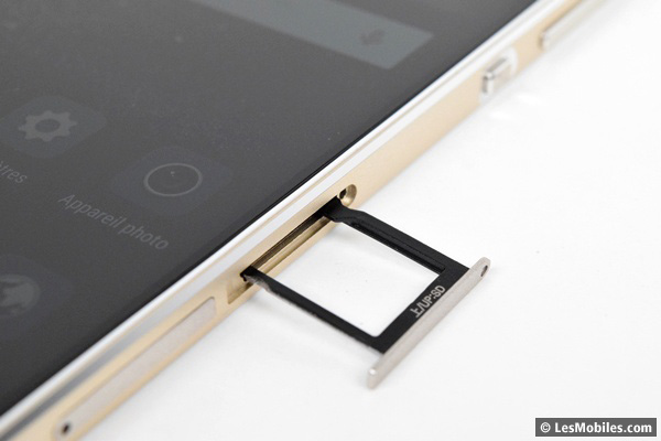 Huawei P8 : tiroir nanoSIM / MicroSD