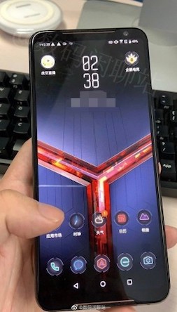 Asus ROG Phone 2 : des photos du mobile pour gamer en fuite