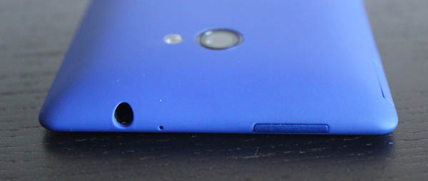 HTC Windows Phone 8X : tranche supérieure de dos
