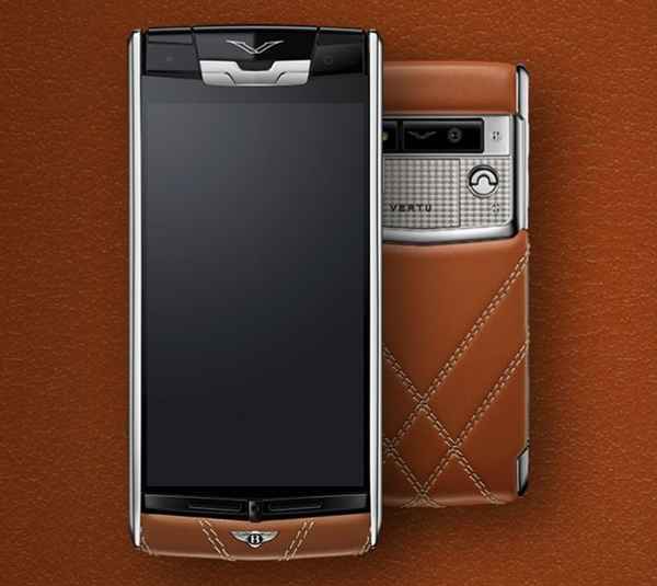 Vertu pour Bentley : un Signature Touch assorti 