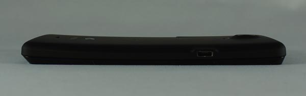  Sony Xperia T : tranche gauche