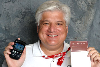 Mike Lazaridis, le fondateur de BlackBerry, quitte la société