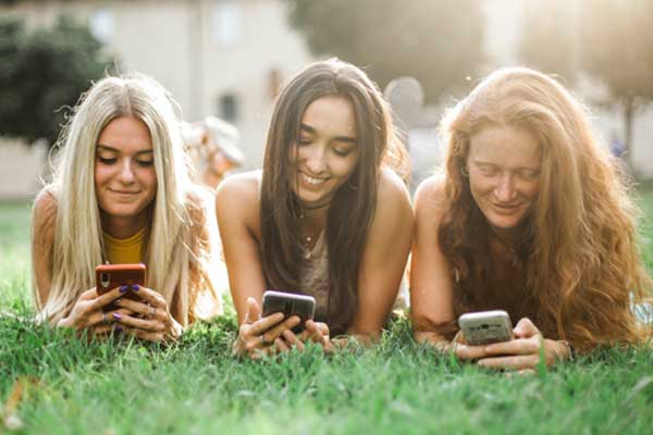 Forfaits mobiles 60 Go : les trois meilleures promos du moment dès 8.99€ par mois