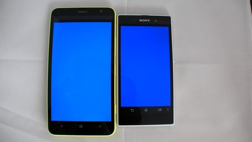 Nokia Lumia 1320 : comparatif écran Sony Xperia Z1