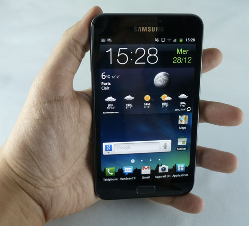 Samsung Galaxy Note test mi-tablette mi-smartphone écran tactile super amoled 5,3 pouces stylet s pen