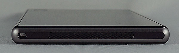 Sony Xperia Z1 : tranche inférieure