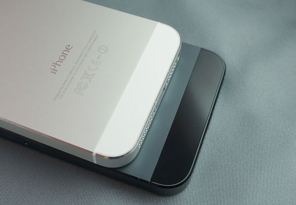 Test iPhone 5 : comparatif taille avec l'iPhone 4S