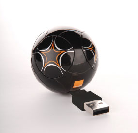 Orange : une clé 3G+ en forme de ballon de foot
