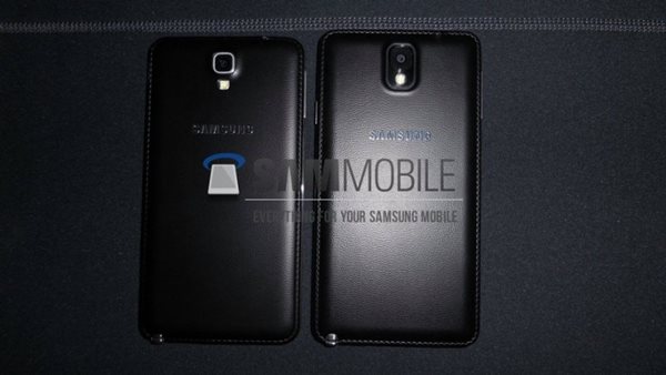 Comparaison Samsung Galaxy Note 3 Neo / Galaxy Note 3 : arrière
