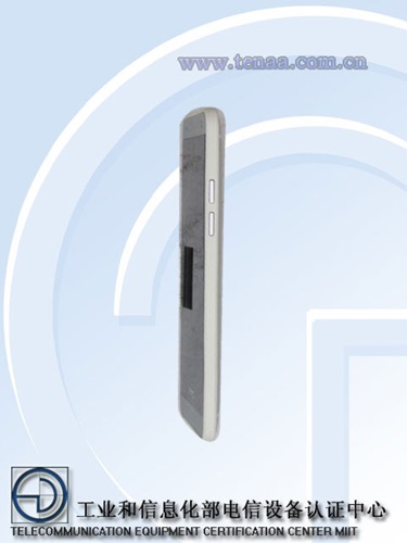 Tranche droite du HTC One mini