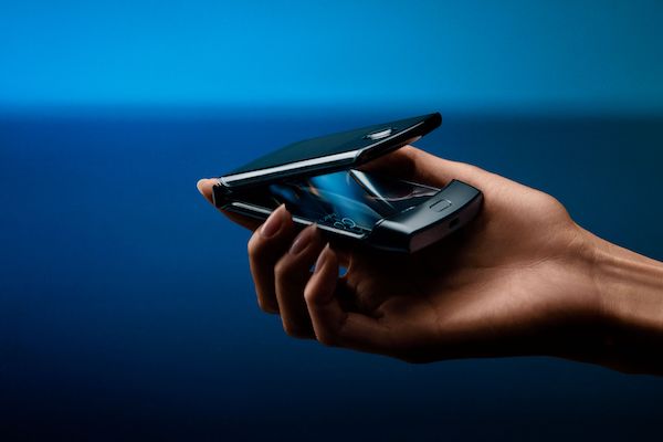 Motorola Razr : le premier smartphone à clapet doté d’un écran pliable