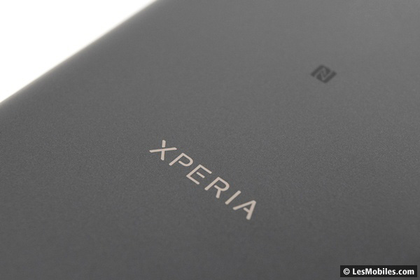 Sony Xperia E5 : logo Xperia