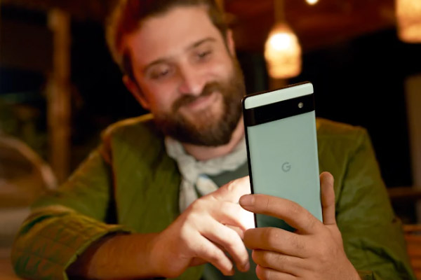 Google Pixel 6a: Le smartphone Google de l'année 2022 est en promotion chez ce marchand !