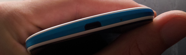 HTC Desire 500 : bas