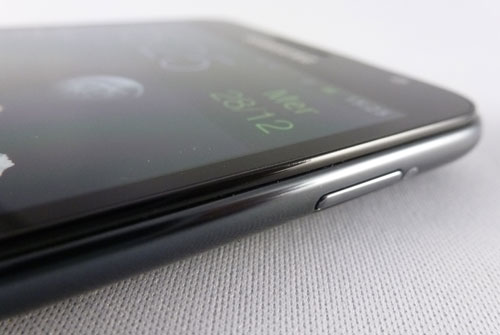 Samsung Galaxy Note test mi-tablette mi-smartphone écran tactile super amoled 5,3 pouces stylet s pen