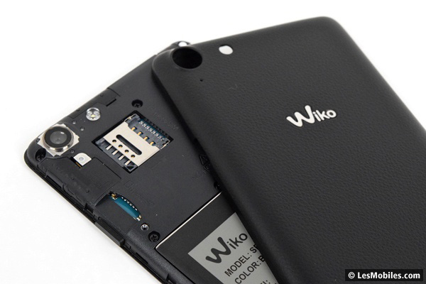 Wiko Selfy 4G : capot ouvert
