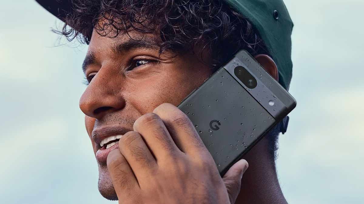 Les meilleurs Smartphones compact : Google Pixel 7a, iPhone 15 Pro et le Samsung Galaxy S23