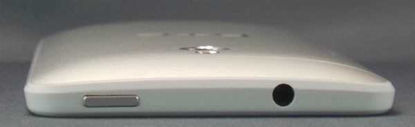 HTC One mini : tranche inférieure