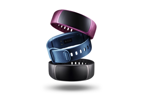 Samsung dévoile le bracelet Gear Fit 2 et les écouteurs Gear IconX