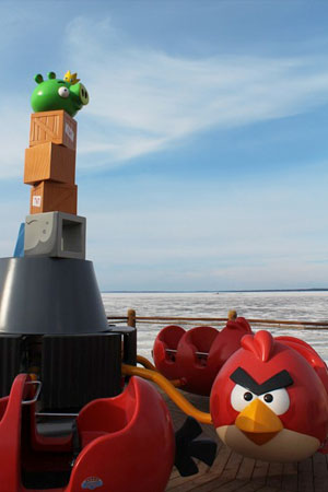 Angry Birds Space record téléchargements et parc d'attraction