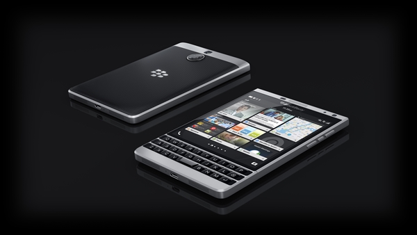 BlackBerry officialise le Passport Silver Edition