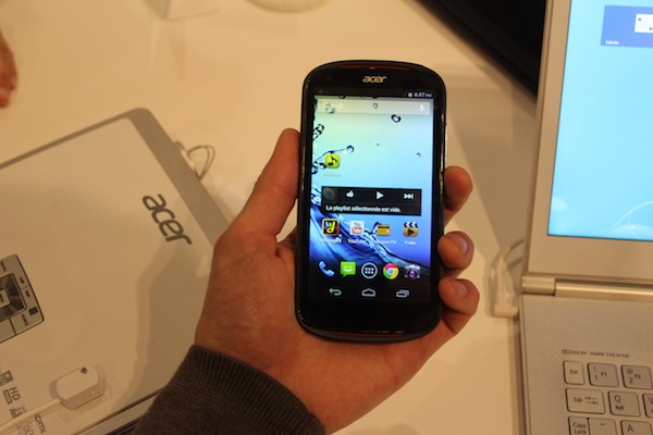 Acer Liquid E1 : découverte d'un milieu de gamme intéressant sur le stand du constructeur (MWC 2013)