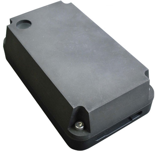 iPhone 4/4S : une coque en acier capable de stopper des balles de calibre 50