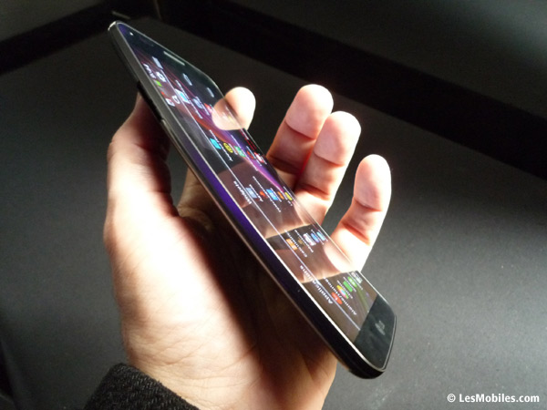 LG G Flex : écran incurvé