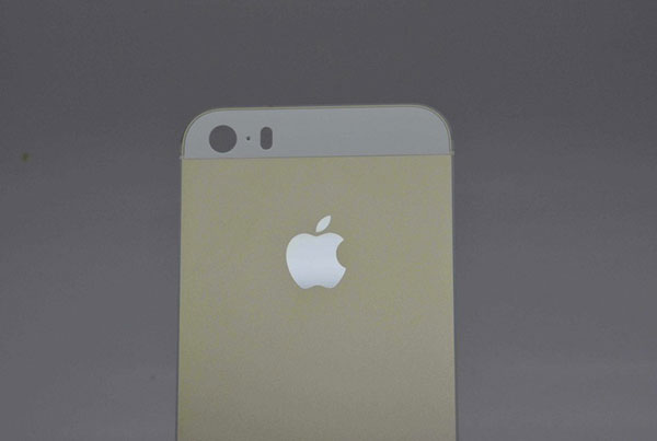 Photo en fuite de la version champagne de l'iPhone 5S