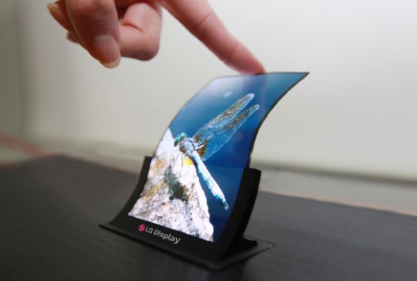 Un écran flexible et indestructible en démonstration chez LG