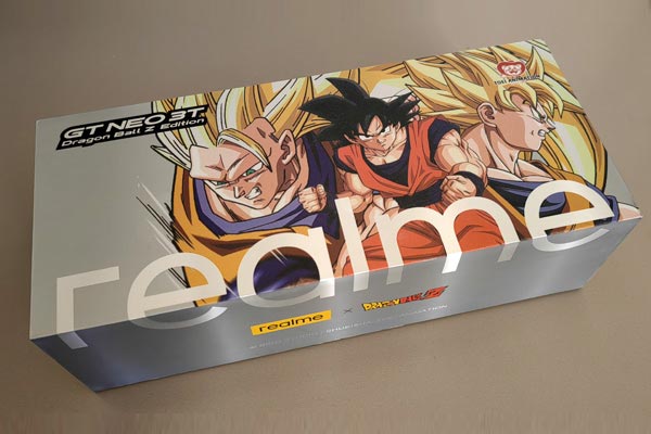 Prise en main rapide du smartphone realme GT Neo 3T Dragon Ball Z Edition : une coque arrière spéciale, des fonds d’écrans, des thèmes et le plein de goodies