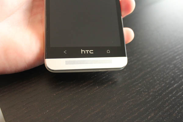HTC One : haut parleur