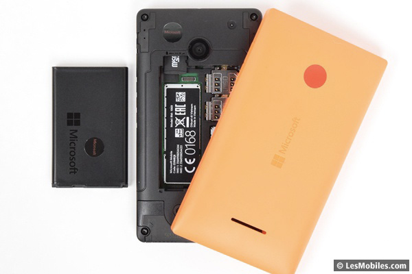 Microsot Lumia 435 : ports microSIM et microSD