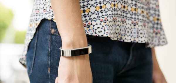 Fitbit Alta : un nouveau bracelet fitness qui mise sur l'élégance