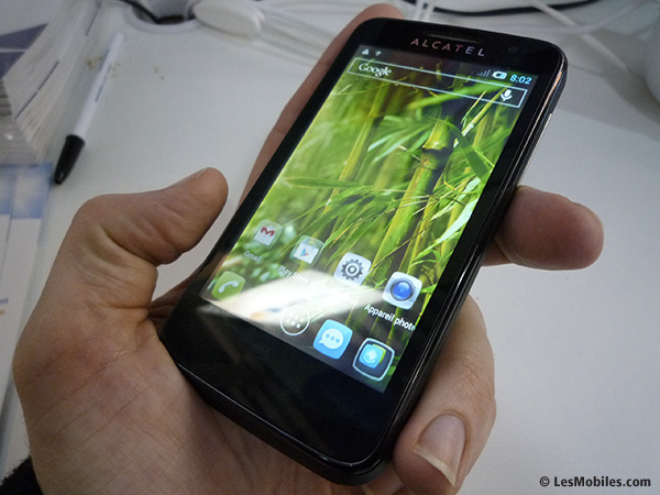 Smartphone Alcatel avec écran Wysips